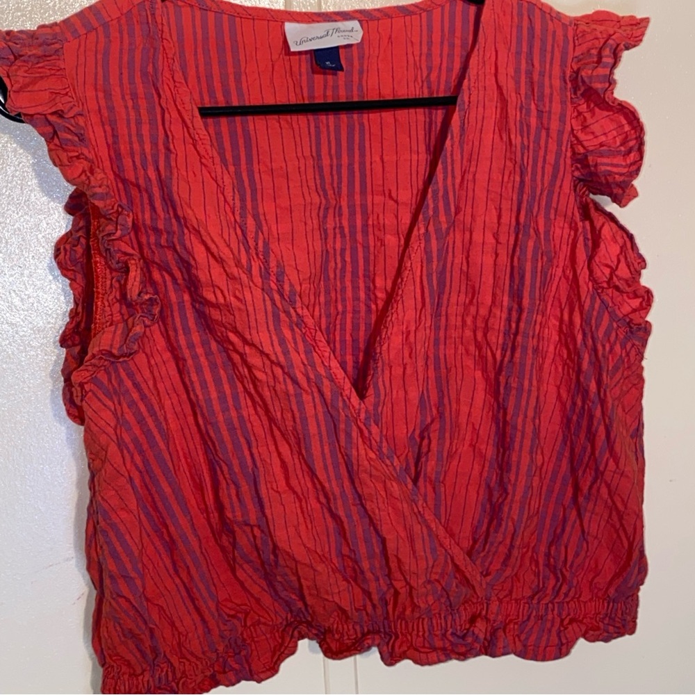 Universal Thread XL Red Striped Sleeveless Ruffle Blouse Crinkle Wrap Hem